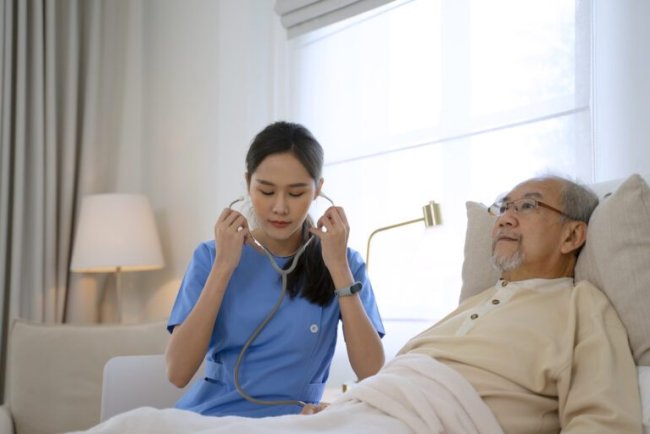 Top Benefits of Home Nursing Care | Comfort & Cost Savings
