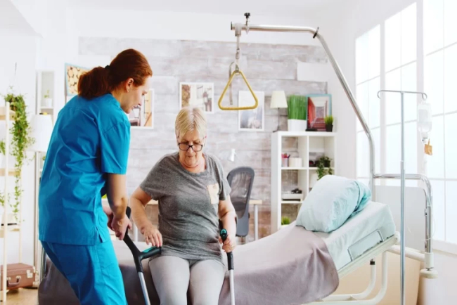 How Home Nursing Care Can Help Cut Costs for Elderly Care