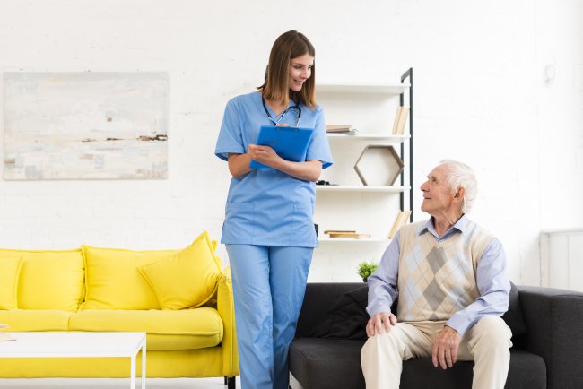 What to Expect During Your First Home Care Service Visit
